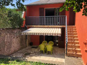 Joli appartement avec terrasse et jardin - vue sur montagne